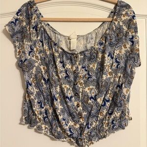 H&M Top Women XL Blue Paisley Button Up Short Sleeve Round Neck Casual Comfort